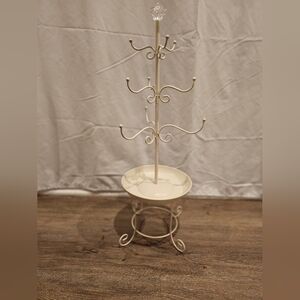 Elegant‎ Cream Jewelry Stand